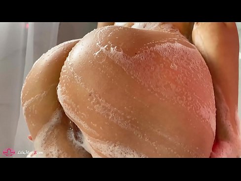 ❤️ Brunette o ipholla litho tsa botona kapa botšehali ho li khotsofatsa Pussy e nang le Vibrator ho ea ho Intense Orgasm in Shower ❤️❌ ❤